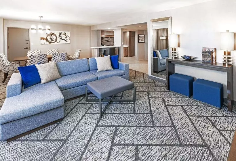 فندق Doubletree By Hilton Tulsa Downtown