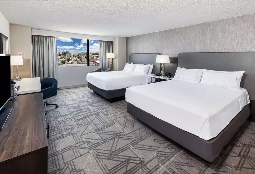 فندق Doubletree By Hilton Tulsa Downtown