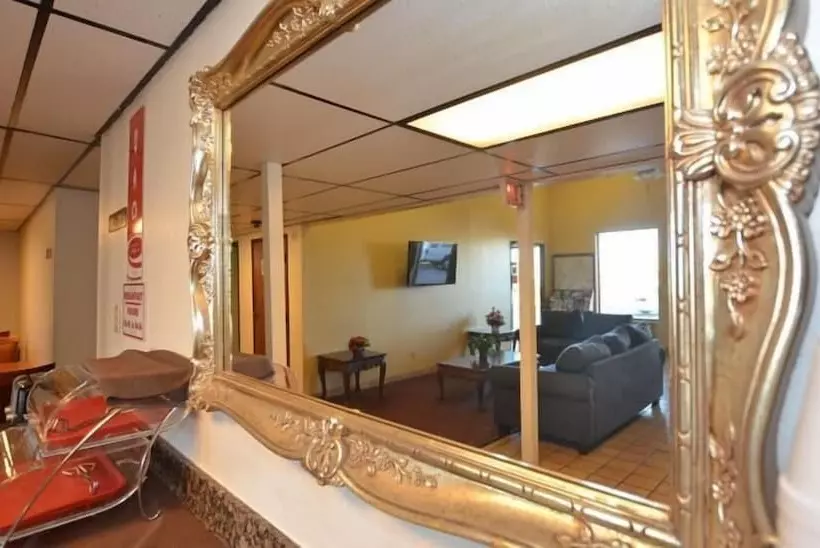 ホテル Econo Inn And Suites