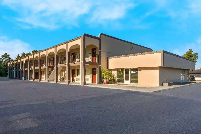 فندق Econo Lodge Goldsboro Hwy 70