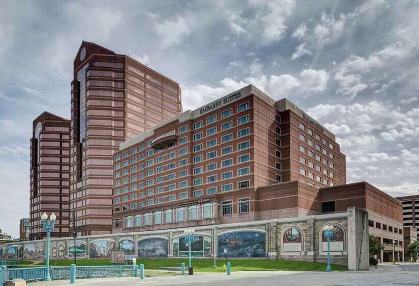 فندق Embassy Suites By Hilton Cincinnati Rivercenter