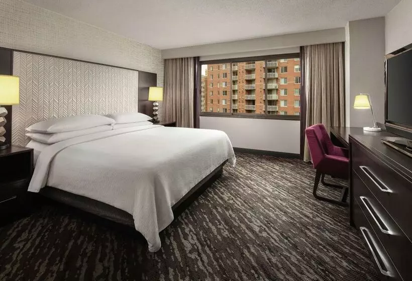 فندق Embassy Suites By Hilton Crystal City National Airport