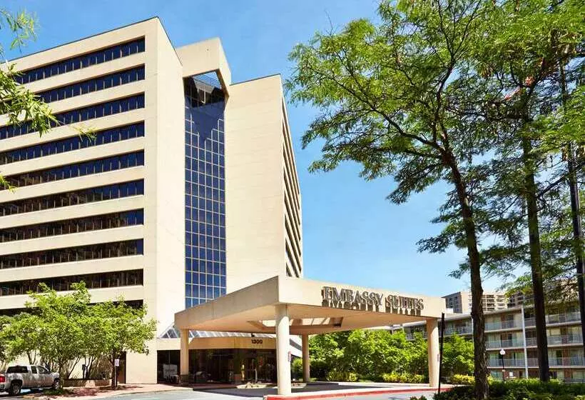 فندق Embassy Suites By Hilton Crystal City National Airport