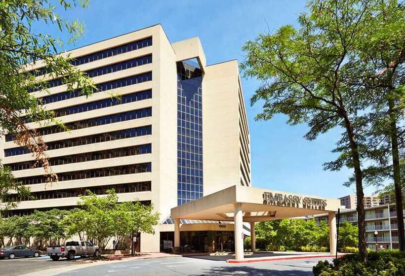 בית מלון כפרי Embassy Suites By Hilton Crystal City National Airport