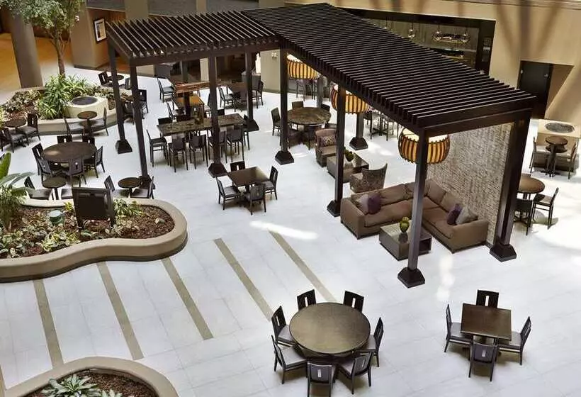 فندق Embassy Suites By Hilton Crystal City National Airport