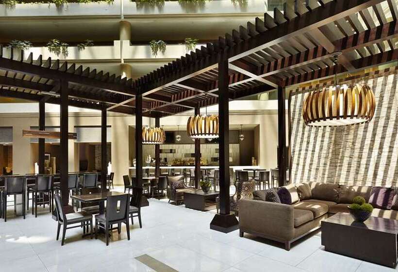 בית מלון כפרי Embassy Suites By Hilton Crystal City National Airport