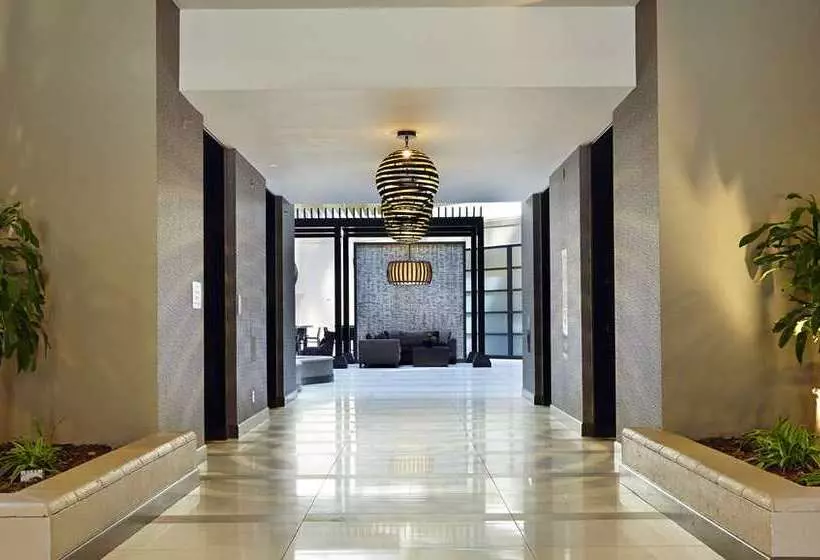 فندق Embassy Suites By Hilton Crystal City National Airport