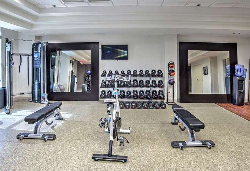 هتل Embassy Suites By Hilton Indianapolis North