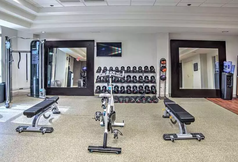 فندق Embassy Suites By Hilton Indianapolis North