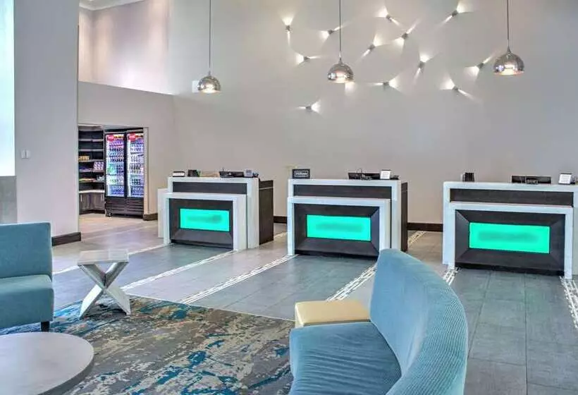 فندق Embassy Suites By Hilton Indianapolis North