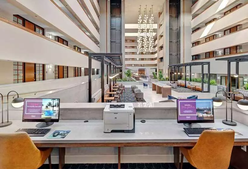 בית מלון כפרי Embassy Suites By Hilton Oklahoma City Will Rogers Airport