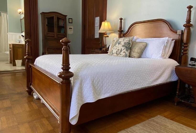 فندق Forsyth Park Inn