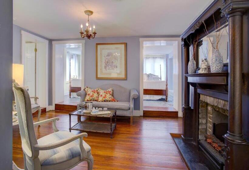 فندق Forsyth Park Inn