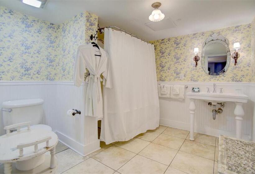 فندق Forsyth Park Inn