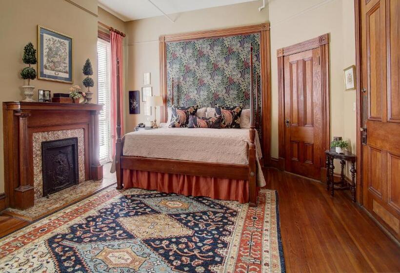 فندق Forsyth Park Inn