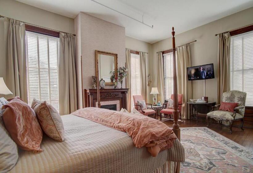 فندق Forsyth Park Inn