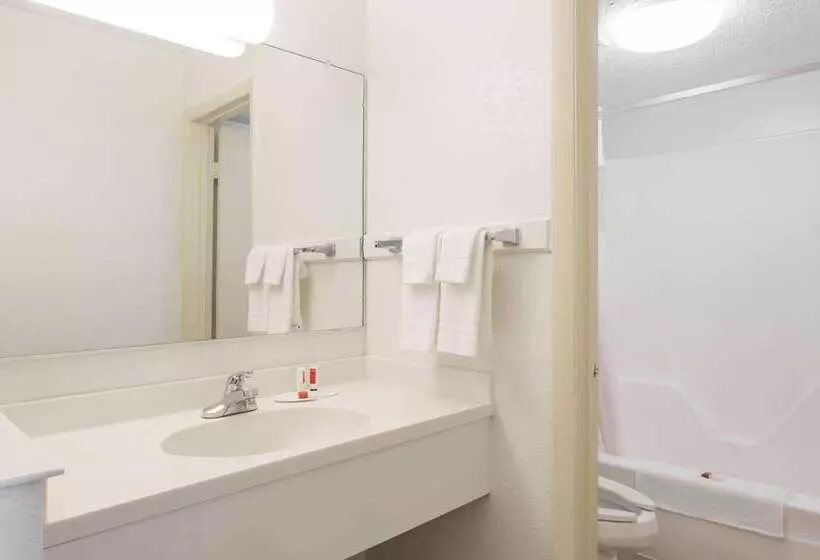 Otel Howard Johnson By Wyndham Virginia Beach