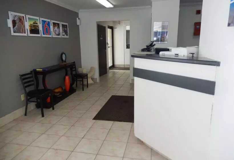 Motel 6 Mcgraw, Ny   Cortland