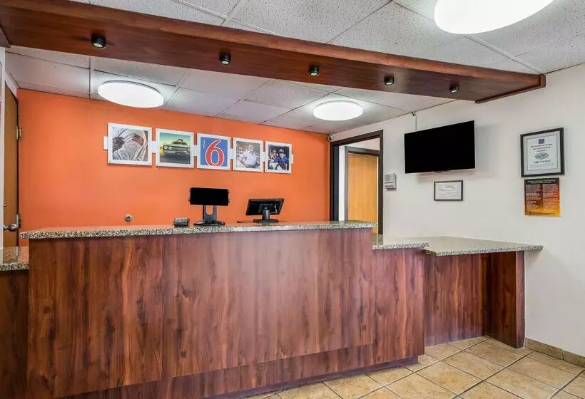 Motel 6madison, Wi  East