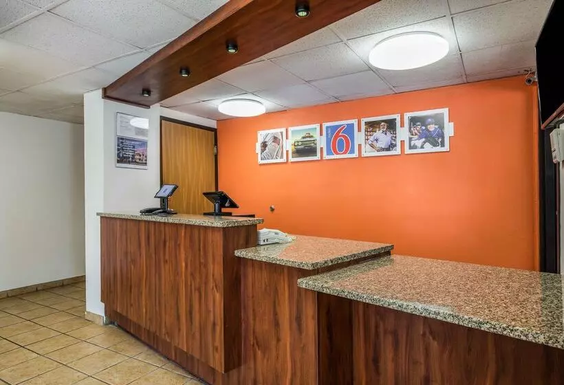 Motel 6madison, Wi  East