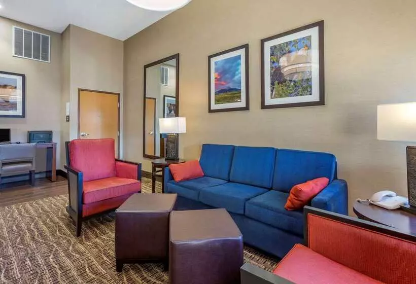 Comfort Inn At Buffalo Bill Village Resort
