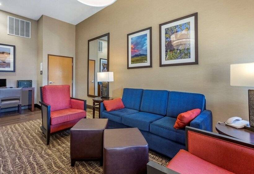 Comfort Inn At Buffalo Bill Village Resort