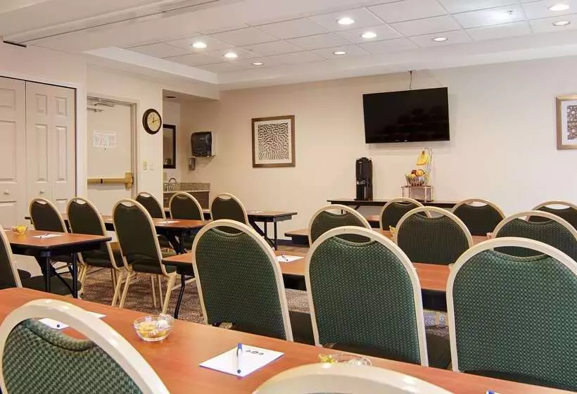 هتل Red Roof Plus Fort Myers