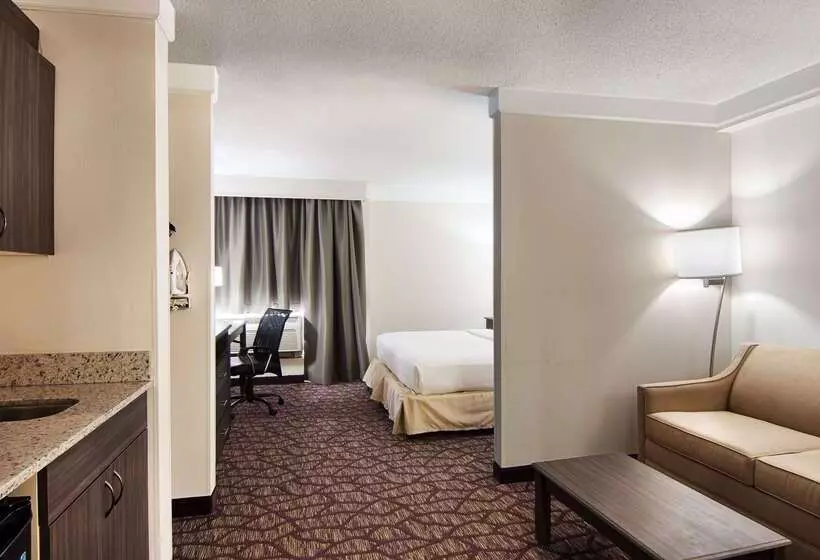 هتل Red Roof Plus Fort Myers