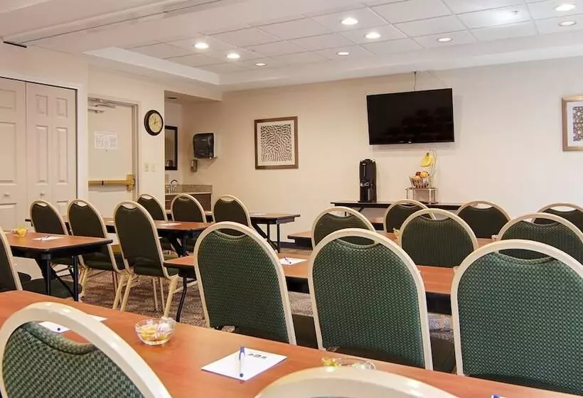 هتل Red Roof Plus Fort Myers