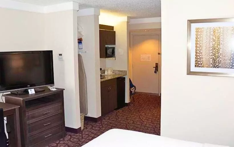 هتل Red Roof Plus Fort Myers