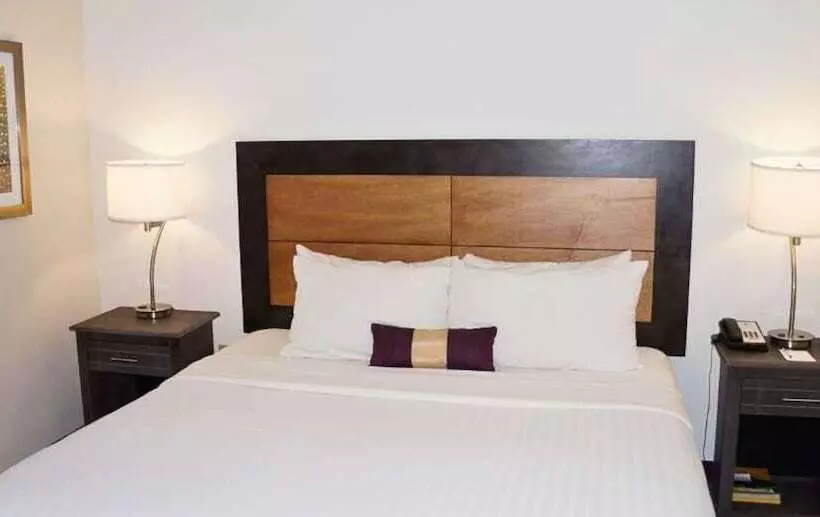 هتل Red Roof Plus Fort Myers