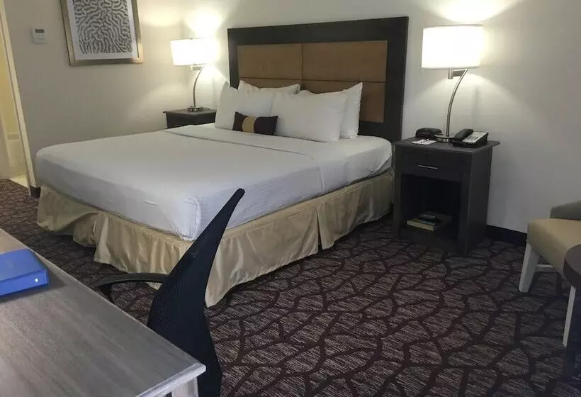 هتل Red Roof Plus Fort Myers