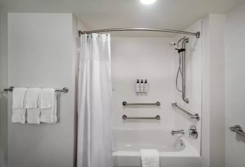 فندق Crowne Plaza Atlanta Ne   Norcross