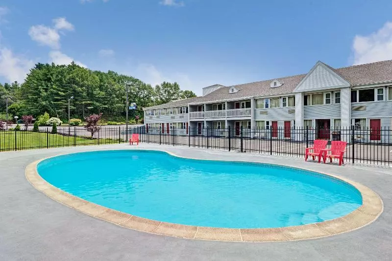 호텔 Days Inn By Wyndham Kittery