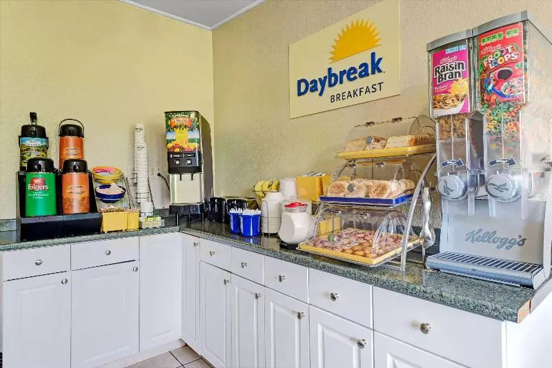 호텔 Days Inn By Wyndham Kittery