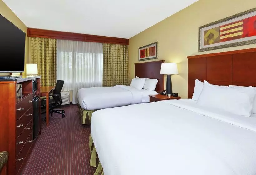 Отель Doubletree By Hilton Holland