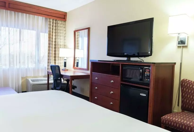 Отель Doubletree By Hilton Holland