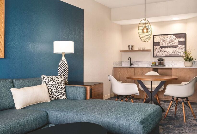 ホテル Doubletree By Hilton Tampa Rocky Point Waterfront