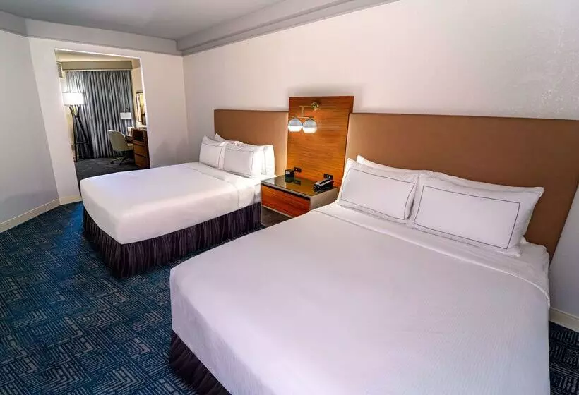 هتل Doubletree By Hilton Tampa Rocky Point Waterfront