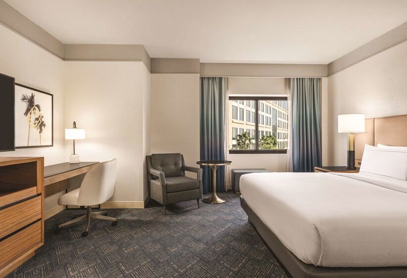 ホテル Doubletree By Hilton Tampa Rocky Point Waterfront