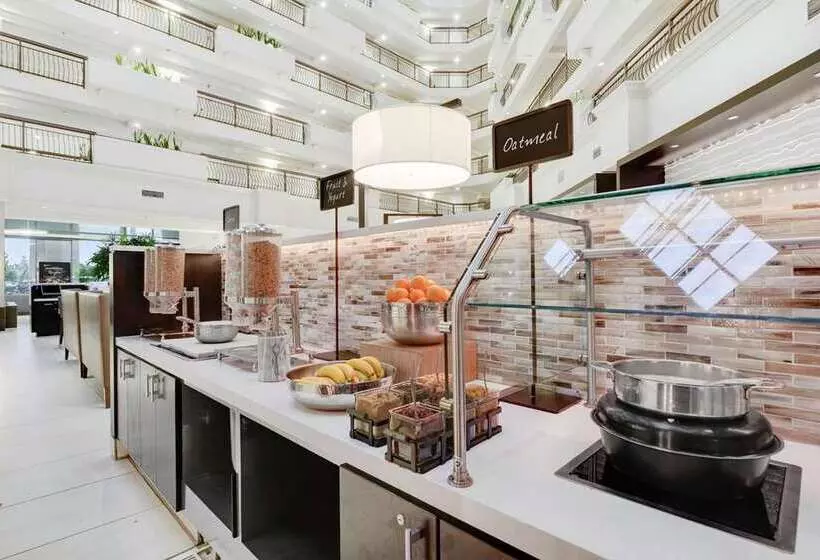 فندق Embassy Suites By Hilton Anaheim Orange