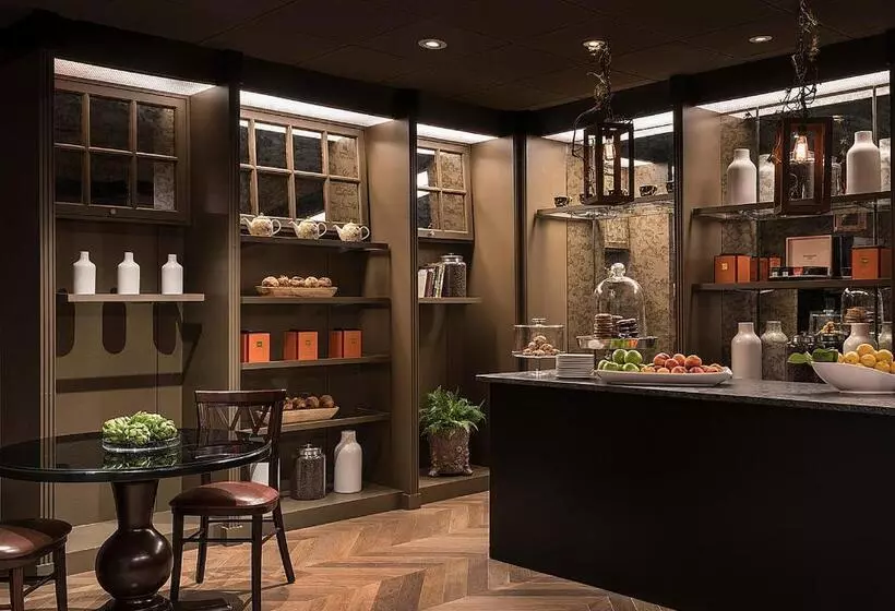 ホテル Four Seasons Boston