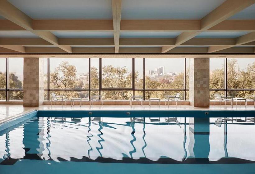 هتل Four Seasons Boston