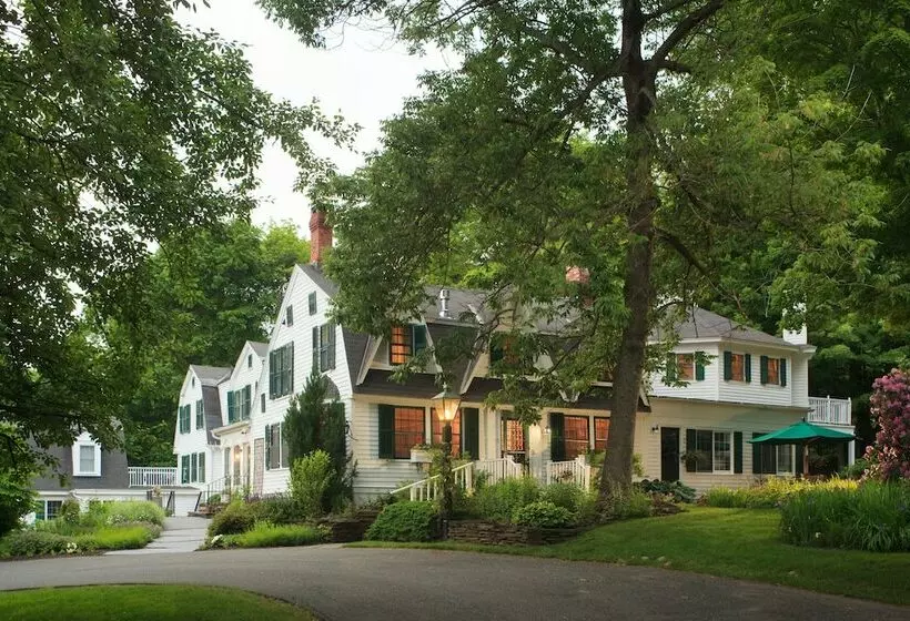 فندق Garden Gables Inn