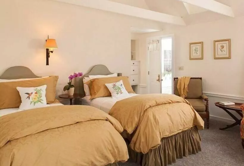 فندق Garden Gables Inn