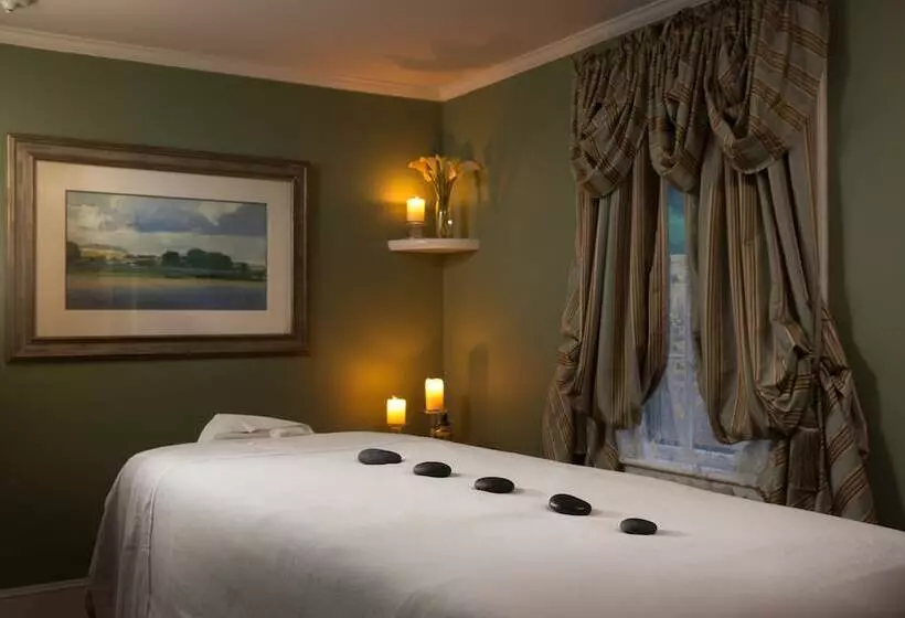 فندق Garden Gables Inn