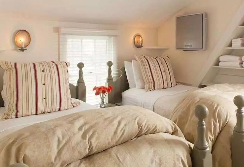 فندق Garden Gables Inn