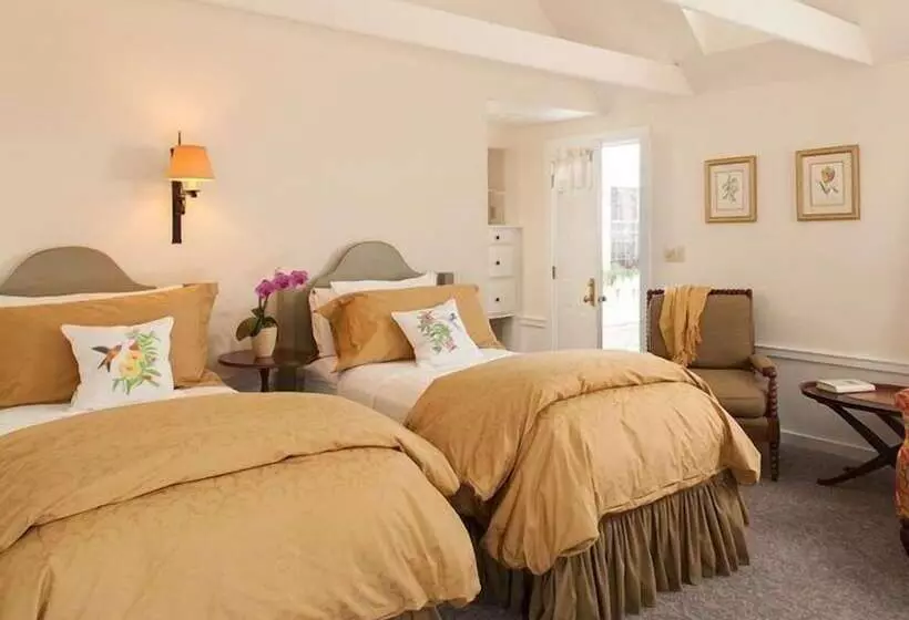 فندق Garden Gables Inn