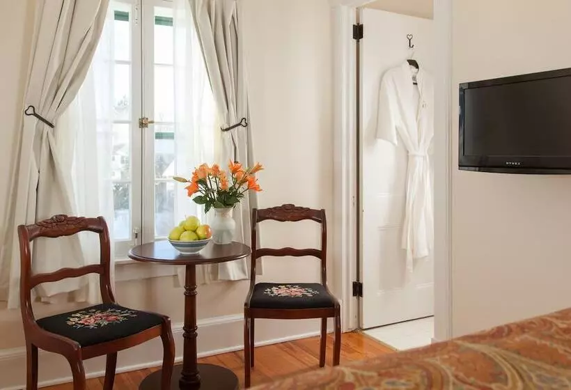 فندق Garden Gables Inn