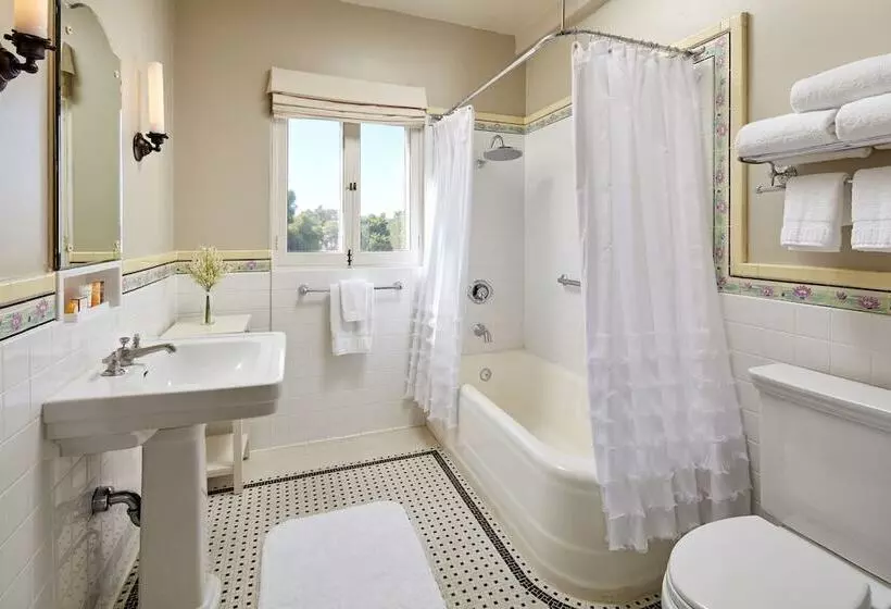 Отель Glorietta Bay Inn